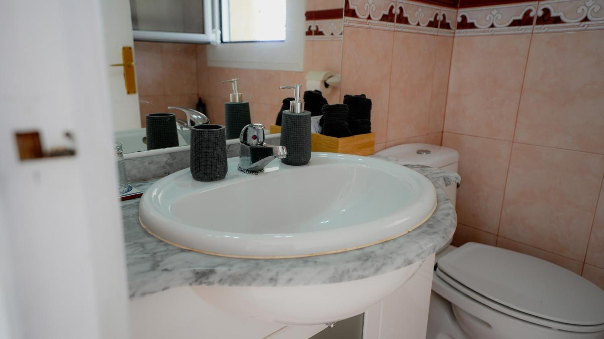 La Casa De Mima Bed & Breakfast Cubelles Room photo
